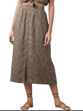 Prana Skirt - Swift Lake Midi Skirt light sage green leaf print